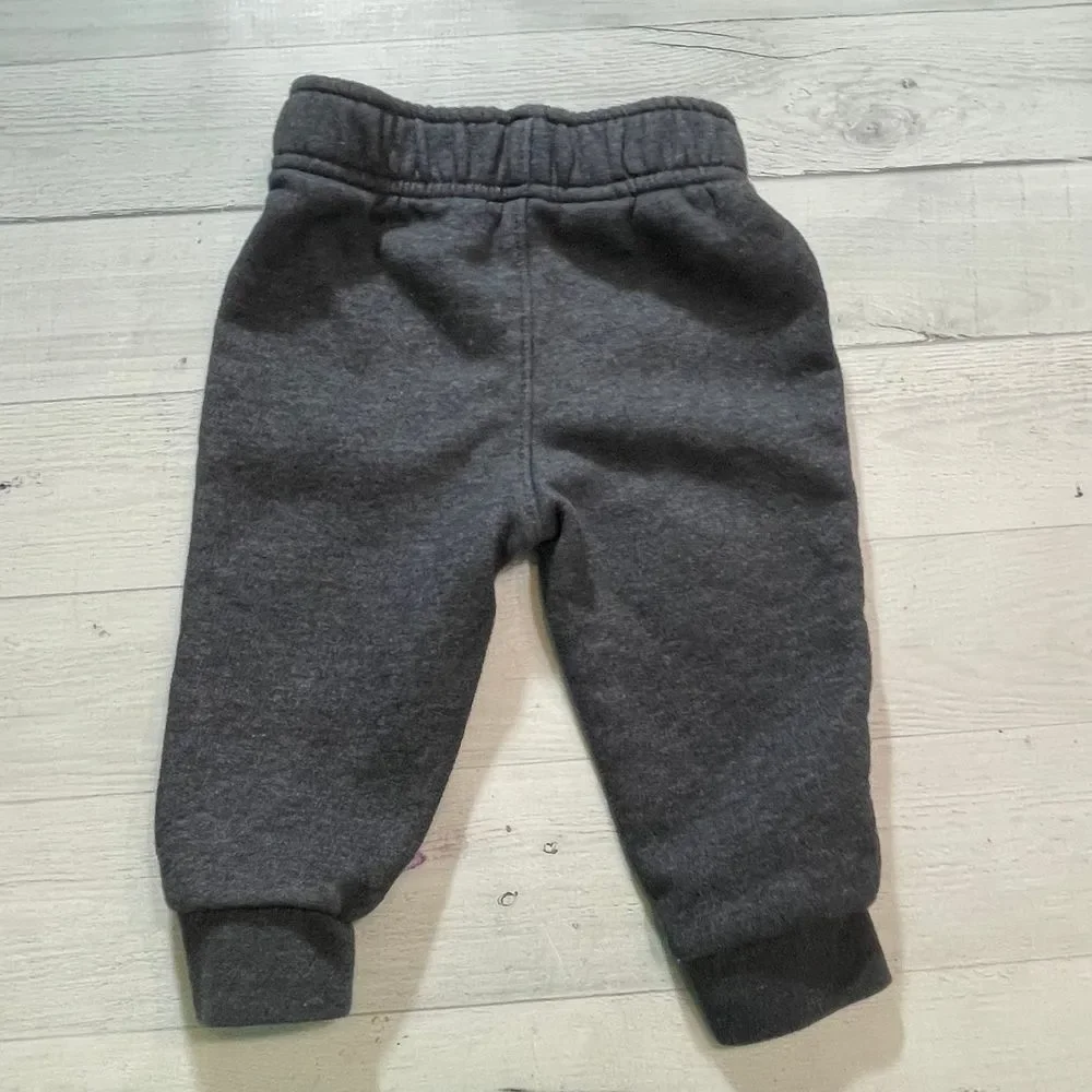 Cat & Jack baby skelton two piece sweatshirt sweatpants 12‎ months